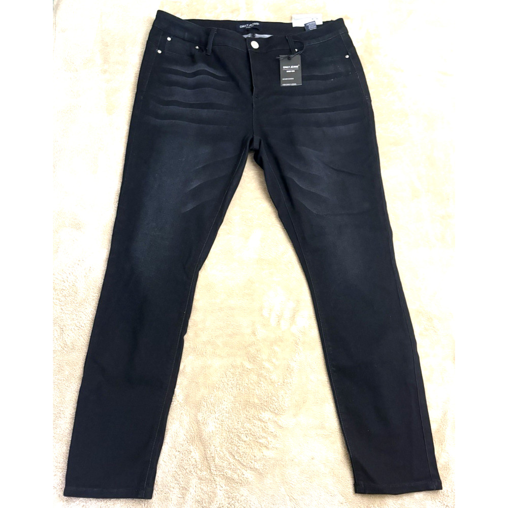 Daily Jeans Women's Size 18 Butt Hugger Denim Black New Whit Tag